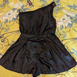 MCGINN black one shoulder pleated silk romper sz 6 euc